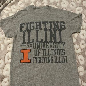 Grey “Fighting ILLINI” t-shirt!